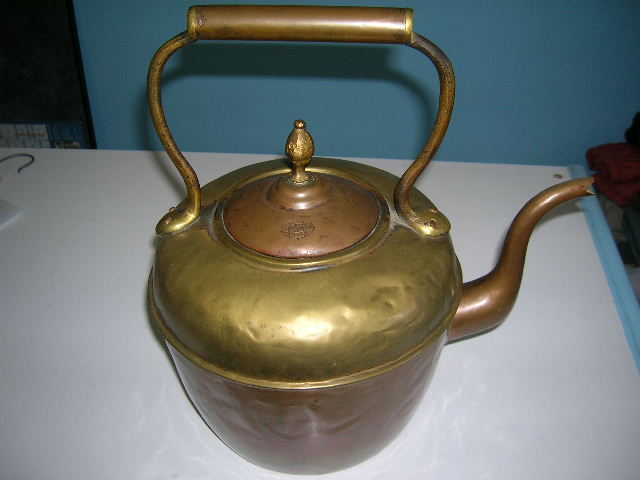 Bouilloire cuivre (poinçon El Hazaz Frères) - 02118/2 - 35 €