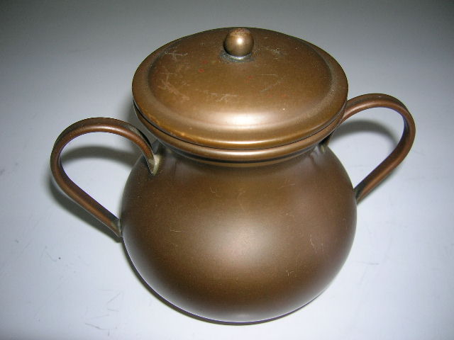 Pot + couvercle en cuivre - 02118/5 - 25 €
